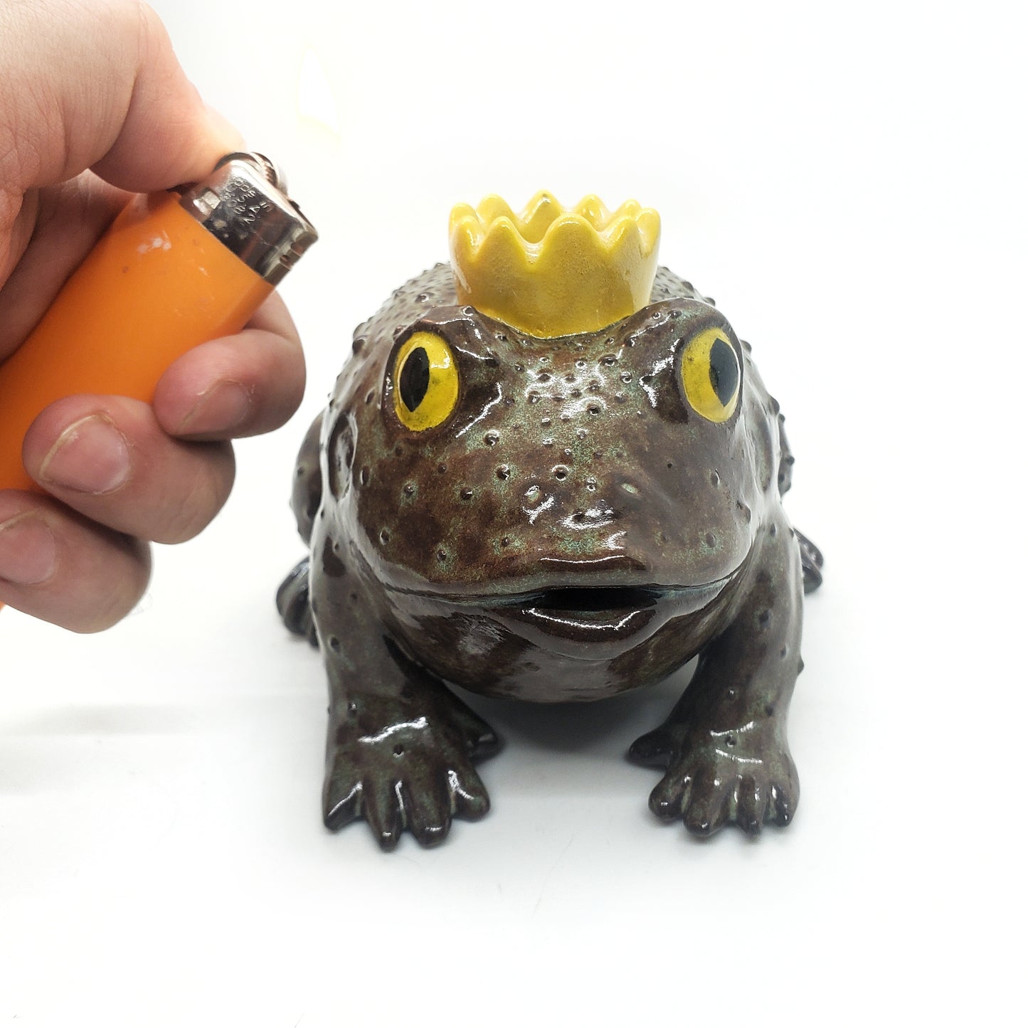 Pipe sculpture - toad king